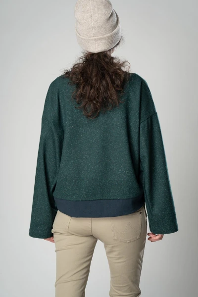 Oversize Pullover in Dunkelgrün für Damen von vorne