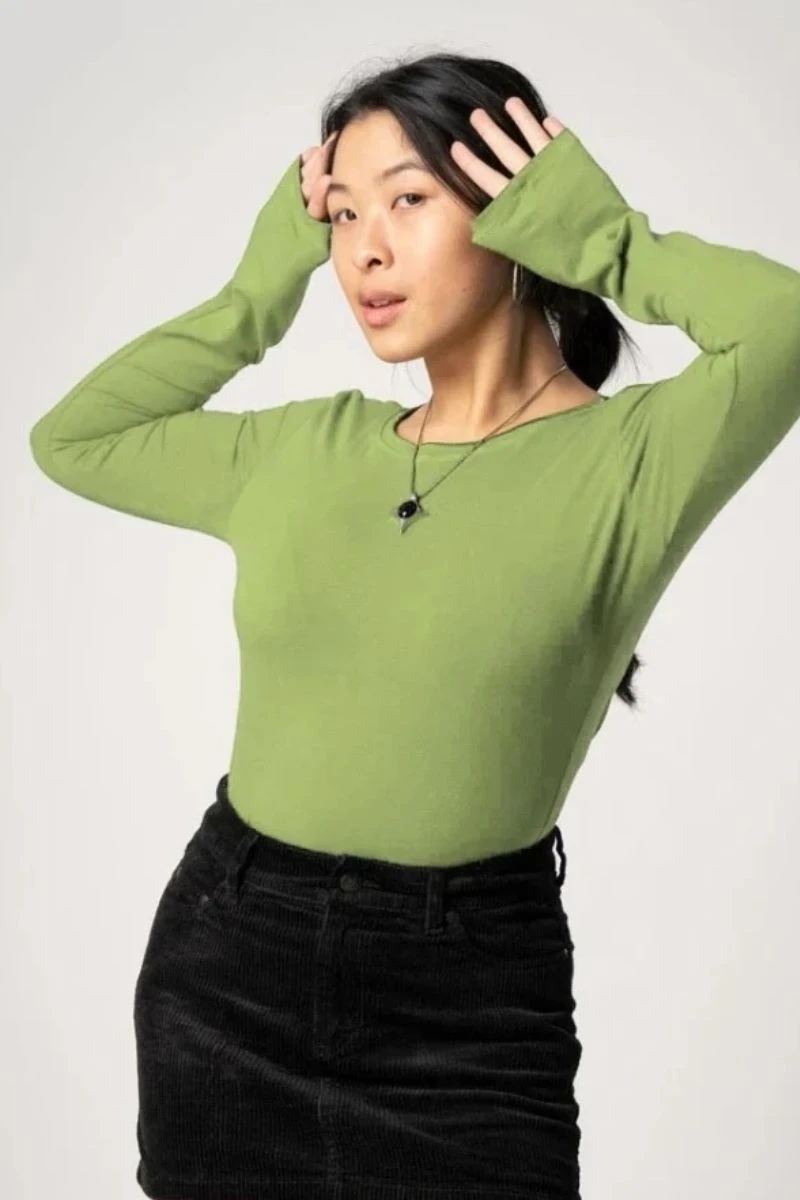 Langarmshirt aus Biobaumwolle für Damen in Hellgrün seitliche Frontansicht