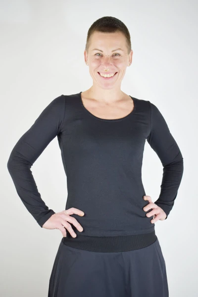 Langarmshirt aus Viskose für Damen in Schwarz Frontansicht