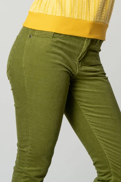 Cordhose für Damen Slim Fit in Grün Detailansicht von rechter Seite