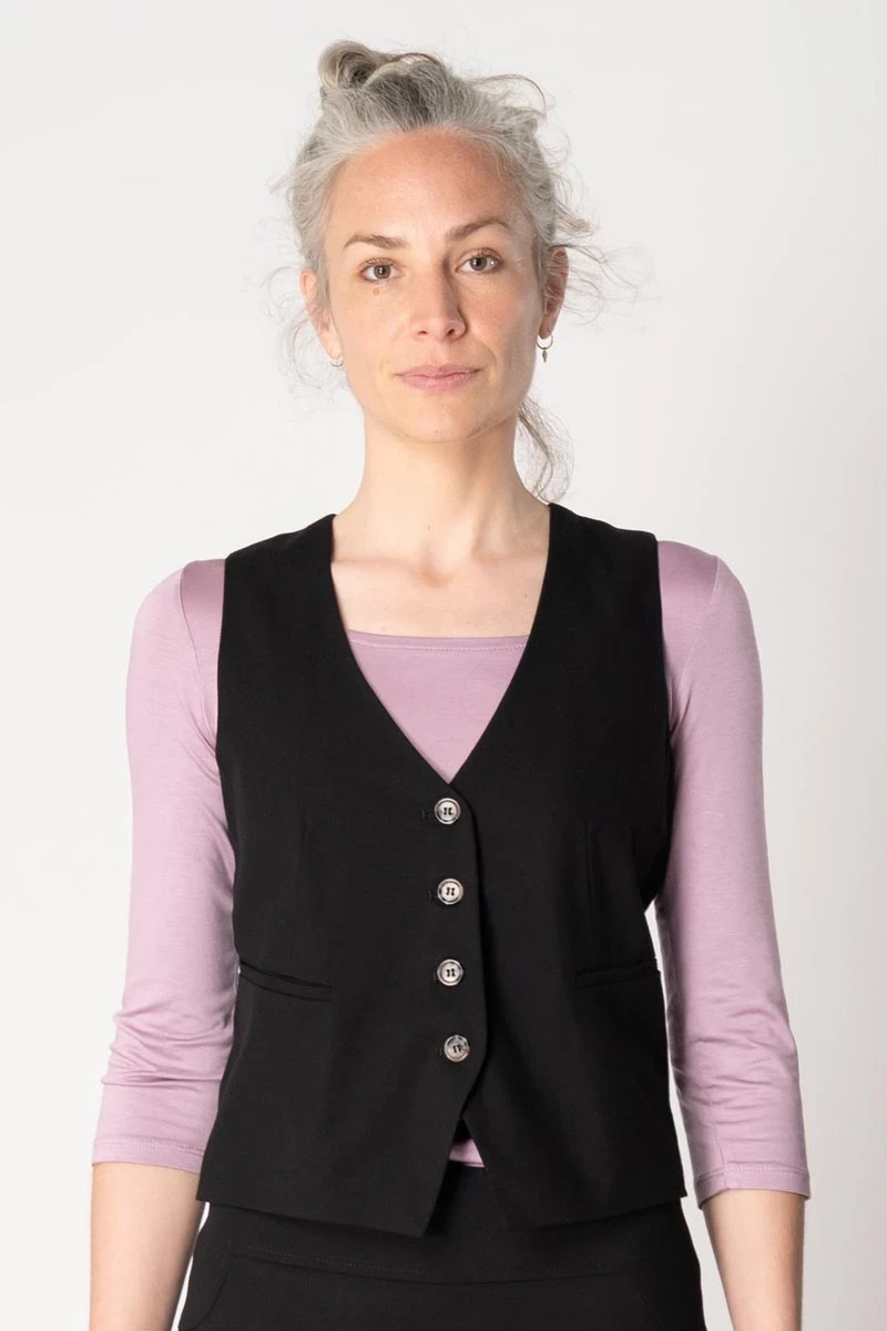 Schwarze Damenweste elegant aus Viskose von Potatoes