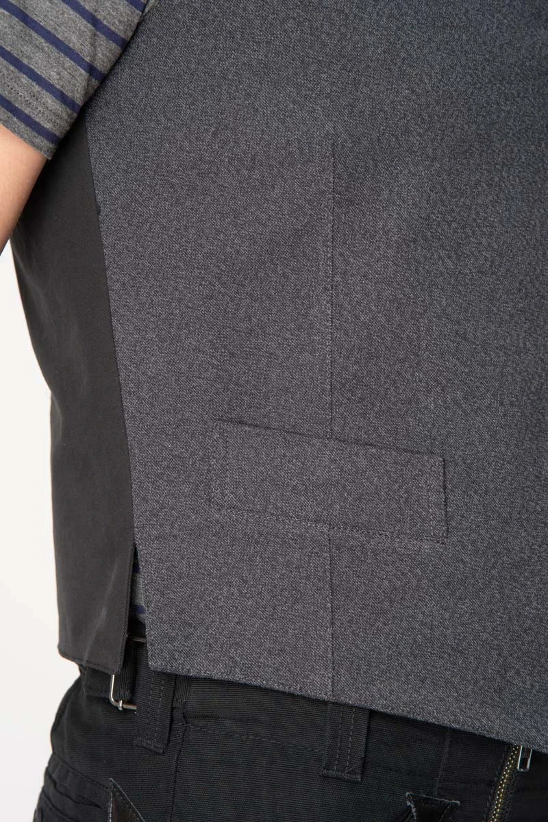 Elegante Herrenweste aus Baumwolle in Anthrazit – fair made