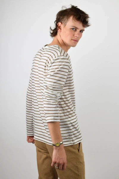 Langarmshirt für Herren aus Leinen in weiß mit Querstreifen in khaki Seitenansicht rechts