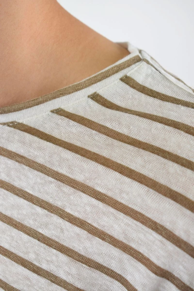 Langarmshirt für Herren aus Leinen in weiß mit Querstreifen in khaki Detailansicht