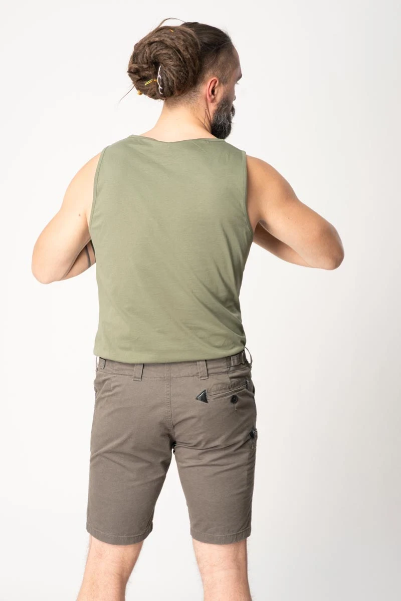 Kurze Zimmermannshose aus Baumwolle in der Farbe Cappuccino Rückansicht