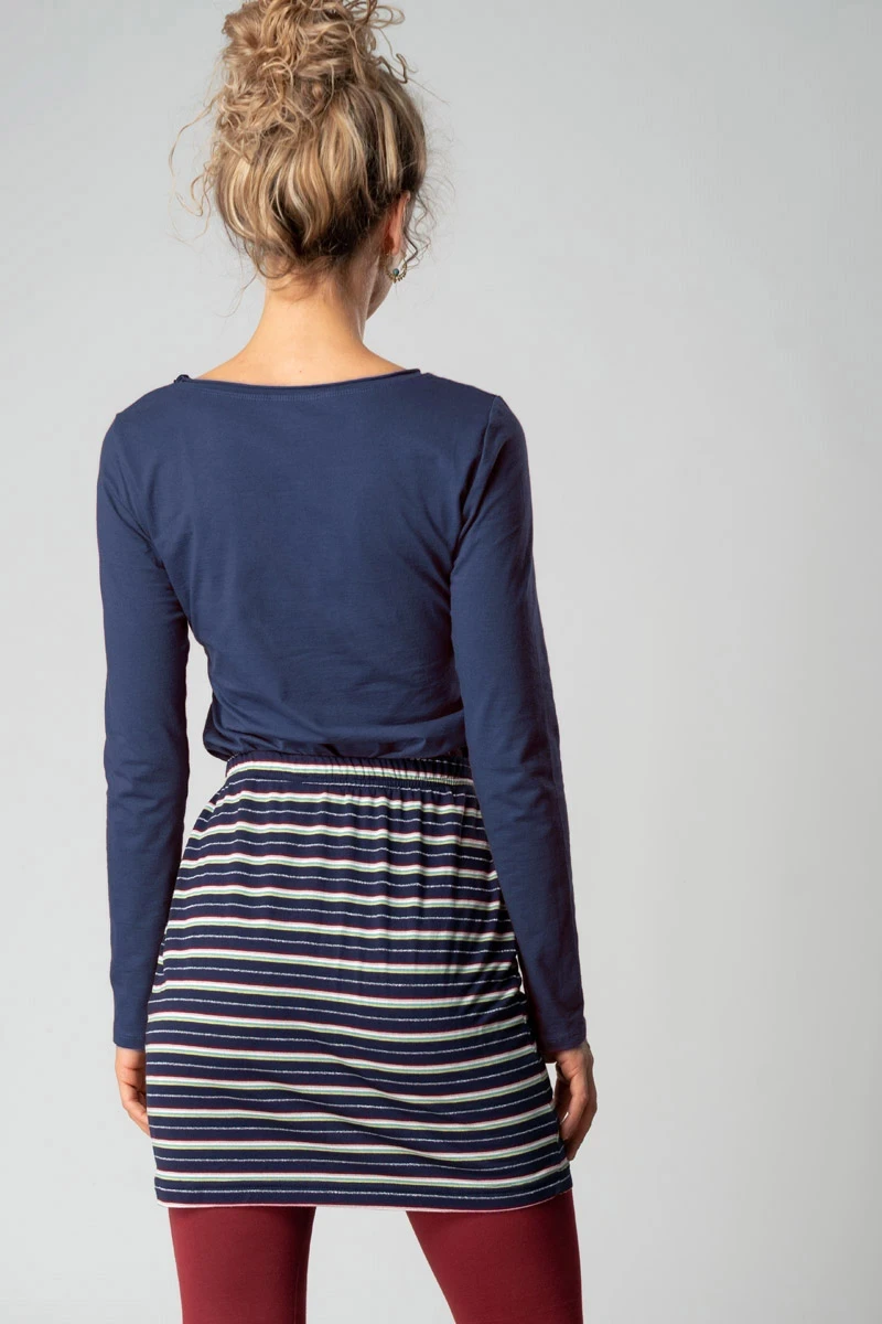 Langarmshirt für Damen aus Bio-Baumwolle in dunkelblau Rückansicht