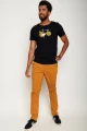 Greenbomb Herren T-Shirt aus Bio-Baumwolle Motiv Bike Paint schwarz in Kombination mit oranger Hose