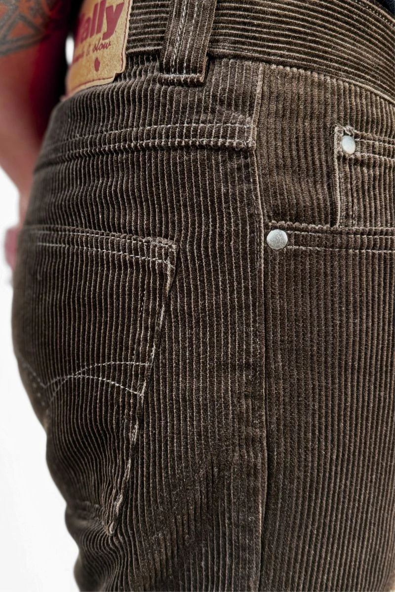 Breitcordhose für Herren in Dunkelbraun von Wally Detailansicht Hosentaschen
