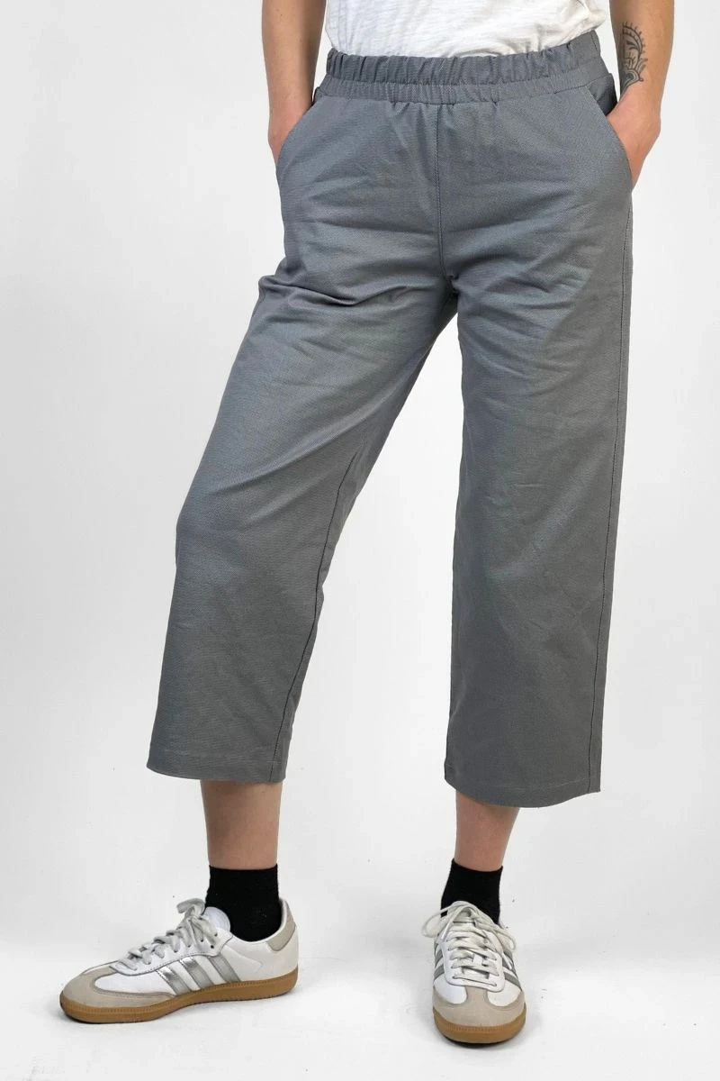 Schlupfhose für Damen Baumwolle in Grau-Schwarz fein strukturiert mit elastischem Bund Frontansicht