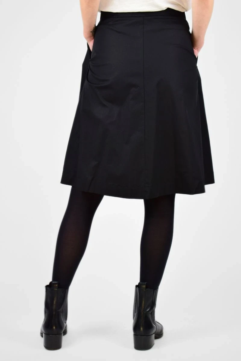 Schwarzer Midirock aus Baumwolle Rückansicht