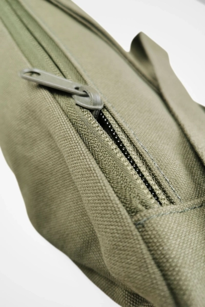 Gürteltasche "Hip Bag Melawear" Bio Canvas 3 Liter grün Ansicht Detail Closeup Reissverschluss