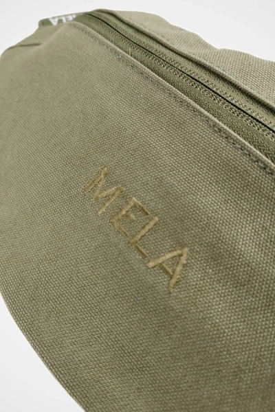 Gürteltasche "Hip Bag Melawear" Bio Canvas 3 Liter grün Ansicht Mela Logo