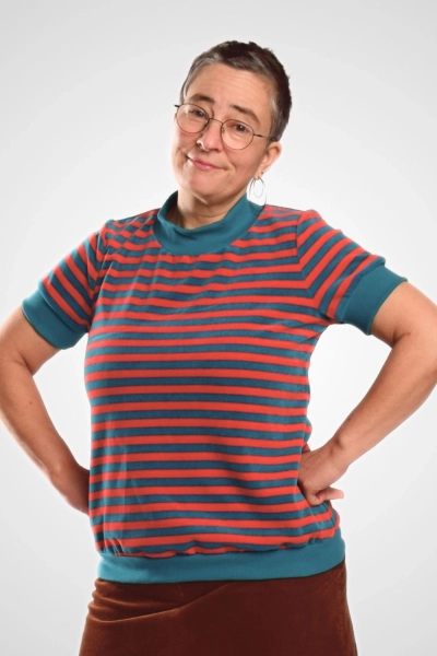 Shirt Nickisamt Damen – Türkis Rot Streifen – fair made – Adrett