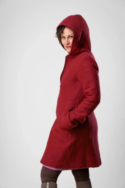 Wollmantel für Damen mit großer Kapuze in tiefem Rot - Adrett