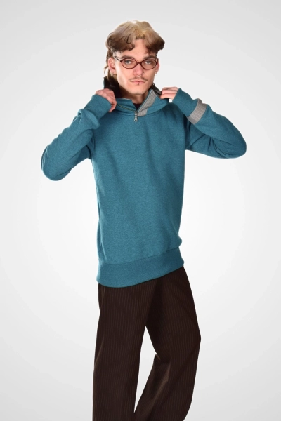 Seitenansicht des Potatoes Hoodies "Carlo" mit sichtbarem Kragenbereich