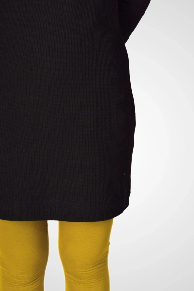 Detailaufnahme der Maschenware vom Kleid "Smilla"