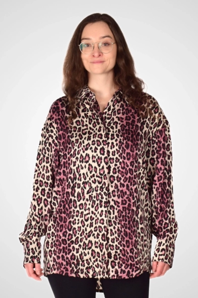 Oversize Bluse "Lea" von Potatoes aus fließender Viskose - Vorderansicht mit lockerem Schnitt und weichem Fall