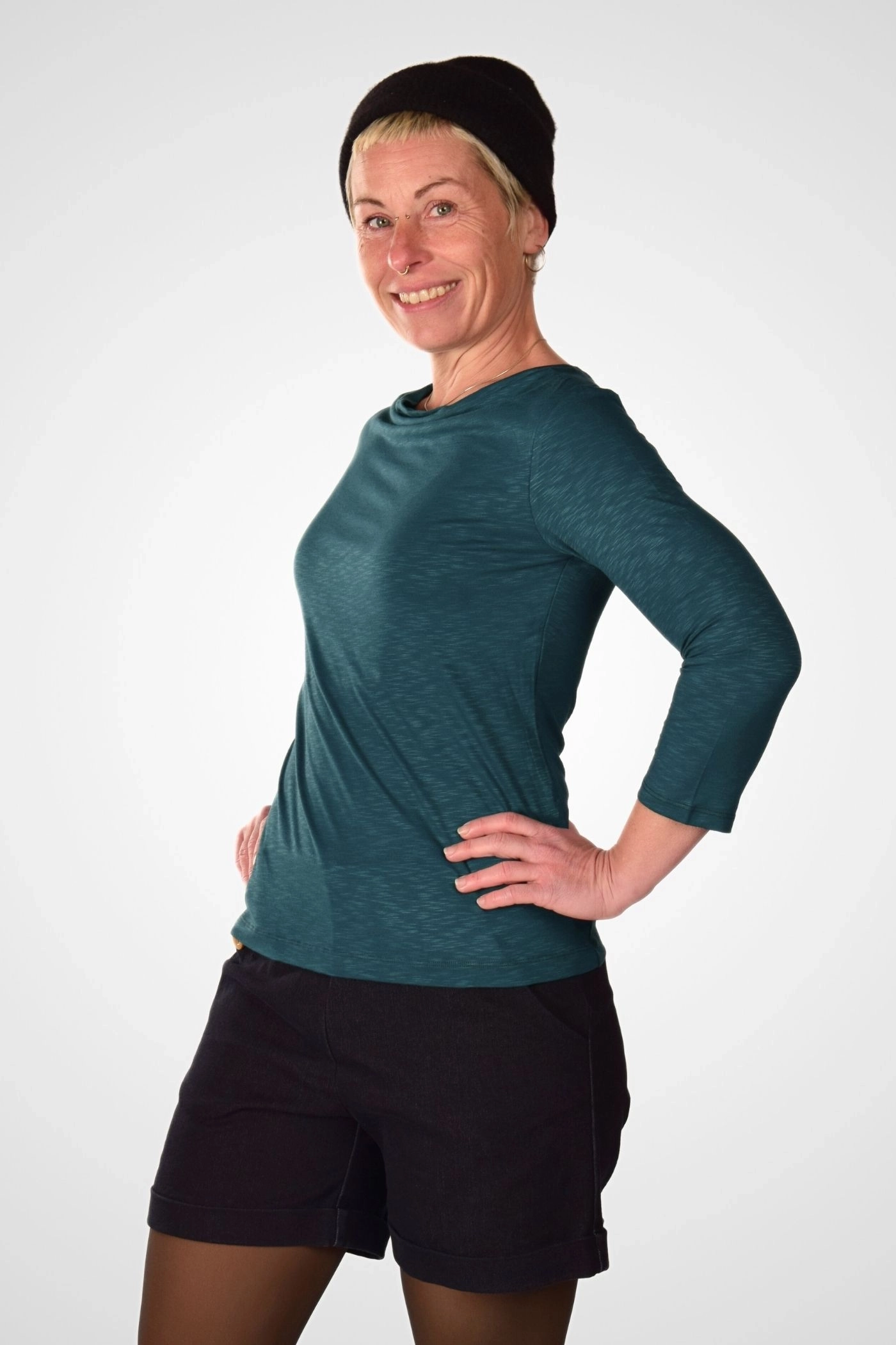 Profilansicht von Shirt "Marie" aus geflammter Viskose in Green