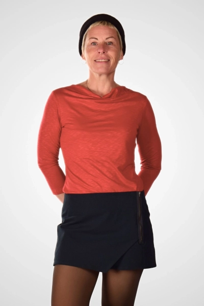 Skort "Nelke" in Anthrazit - Frontansicht mit elegantem Reißverschluss und femininer Rockoptik