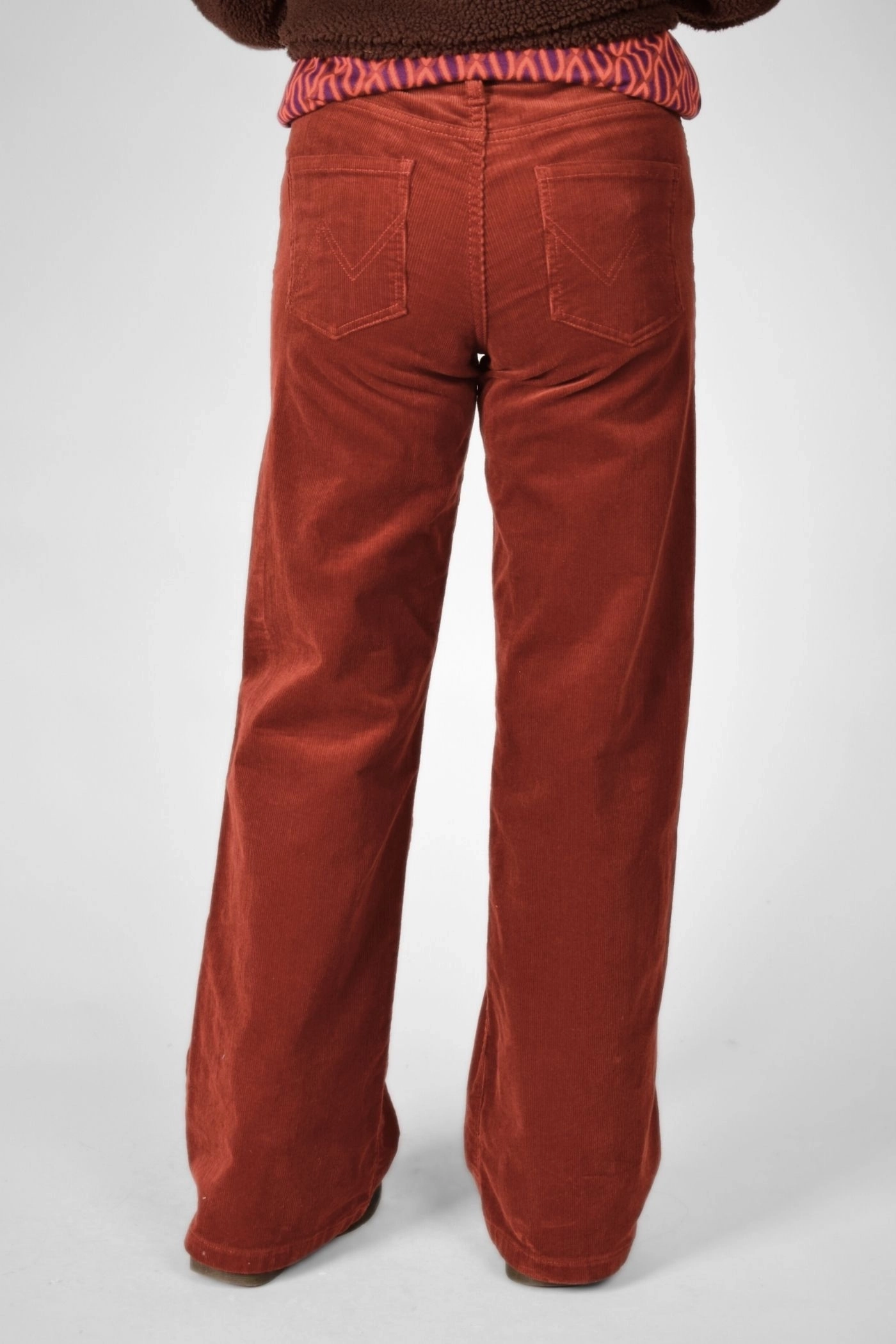 Cordhose "Marlene" in chili oil - Rückansicht