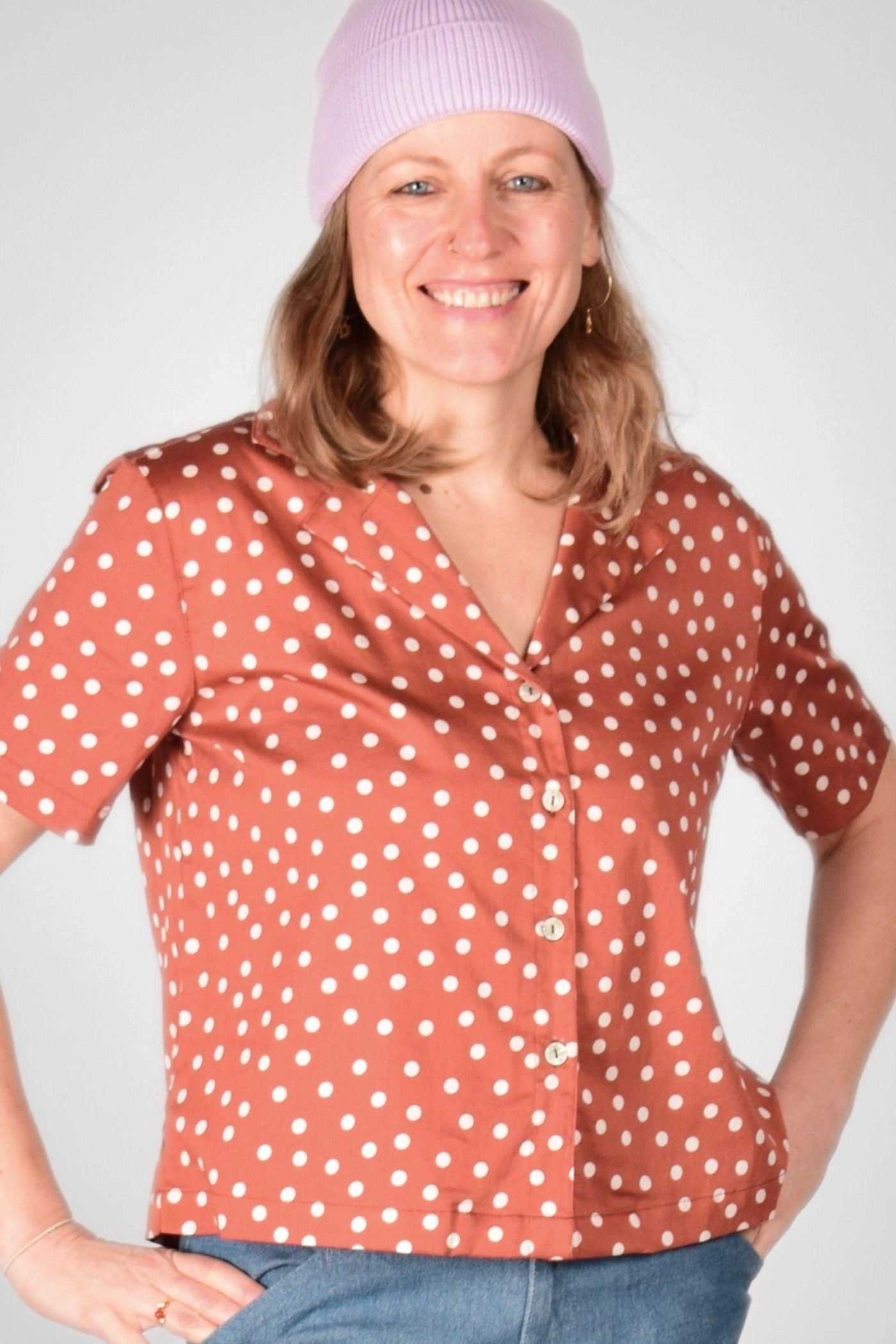 Bluse "Laura" in Terra mit Punkten von Adrett - Frontansicht