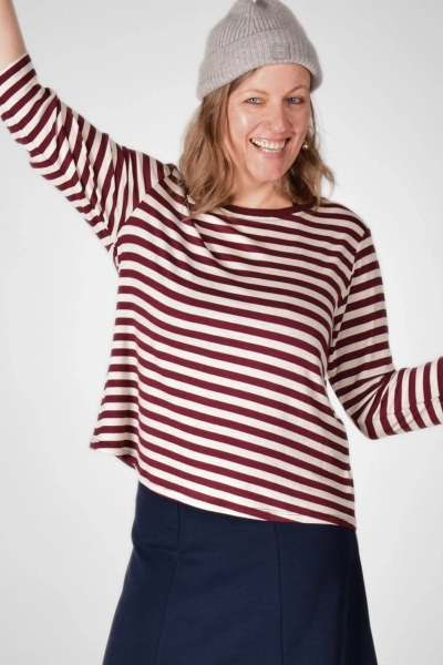 Frontansicht von Shirt "Jessie"3/4 Arm in dunkelrot - beige gestreift