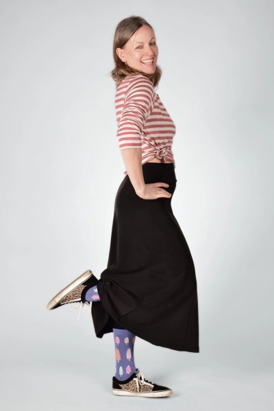 seitliche Ansicht von Rock "Blanche" in Schwarz