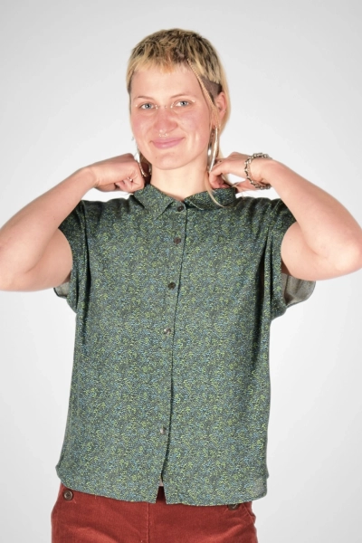 Bluse Charlotta Kurzarm - green blue snake