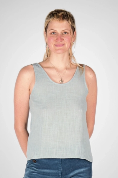 Tank Top "Sana" aus Baumwolle im Gletscherfarbton von vorne