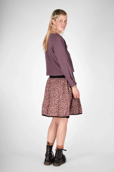 seitliche Sicht von Rechts der Strickjacke "Mala" aus Baumwolle in Mauve