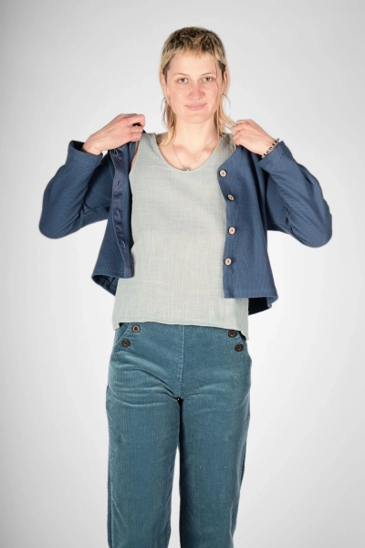 offen getragene Strickjacke "Mala" aus Baumwolle in taubenblau