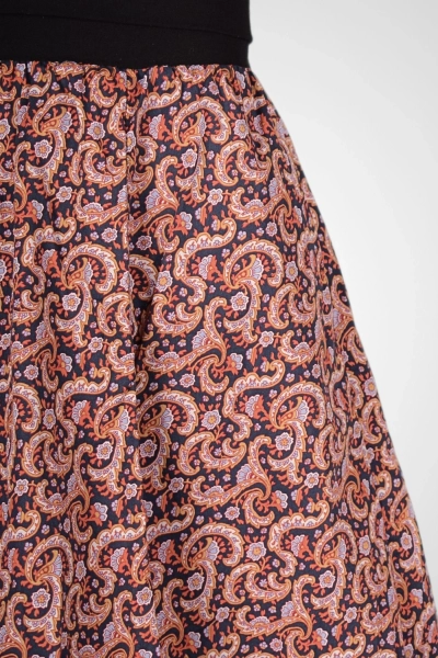 Detailaufnahme des Paisley Musters von Rock "Gerda" von "Potatoes"