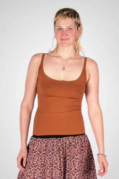 Frontansicht vom Trägertop "Sunny" in terra aus Bio Baumwolle