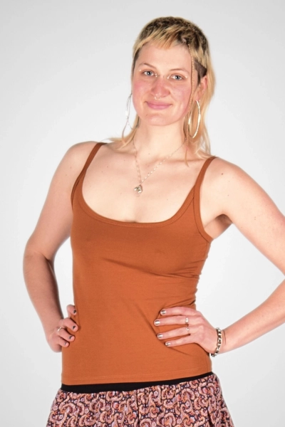 Trägertop "Sunny" in terra von vorne