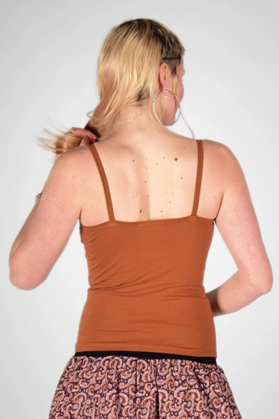 Trägertop "Sunny" in terra von hinten