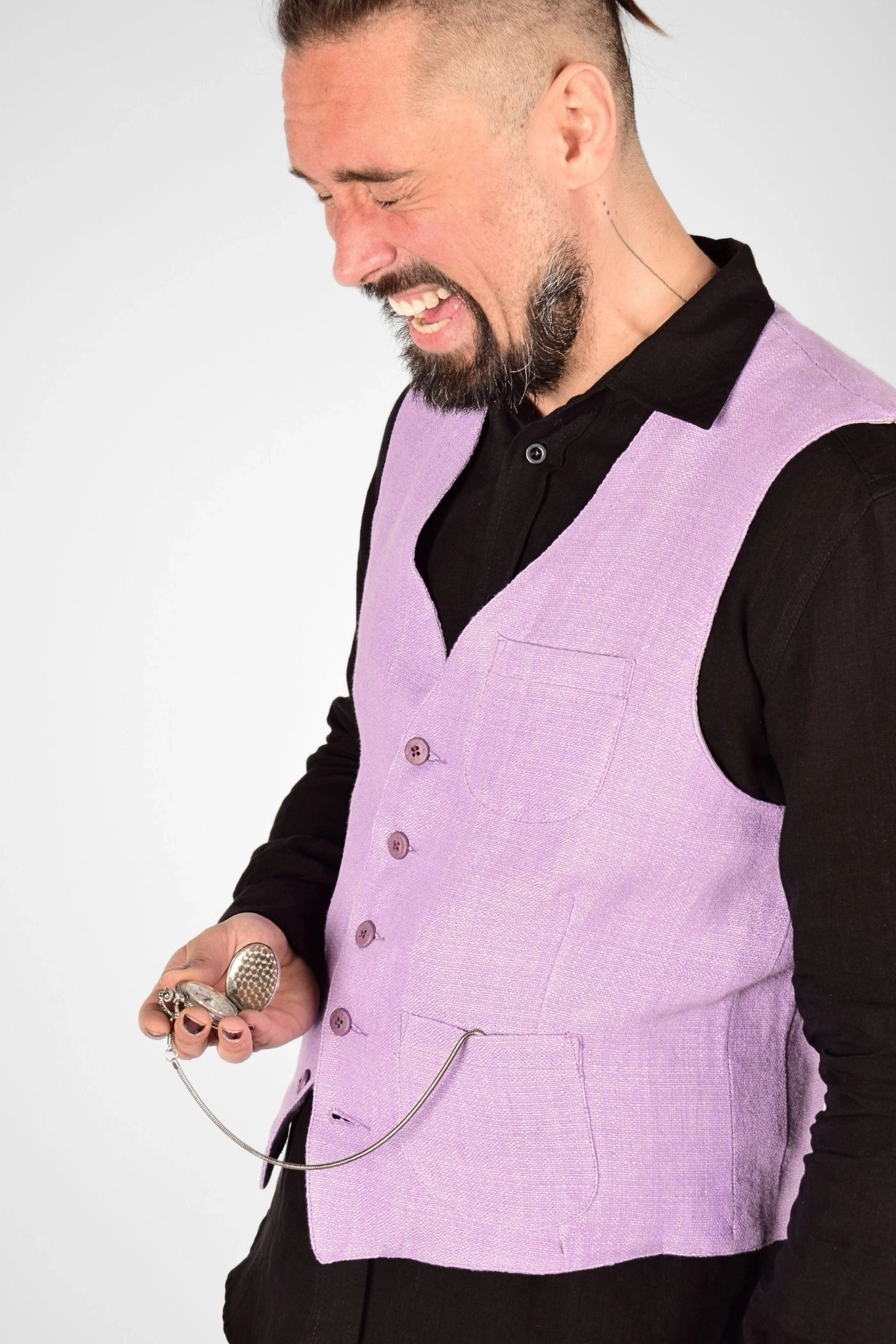 linke Seitenansicht Weste "Stefano" aus Leinen in Flieder