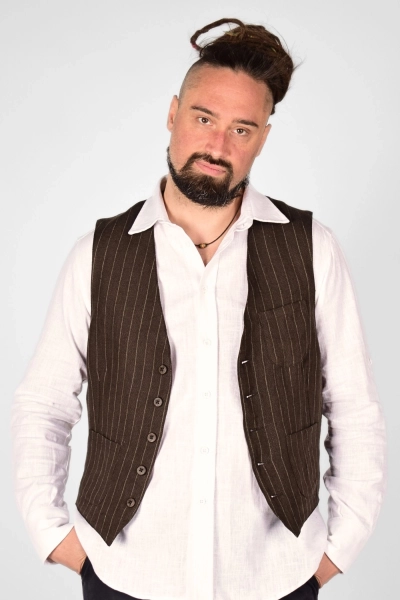 offen getragene Herrenweste aus Leinen in dunkelbraun mit Nadelstreifen