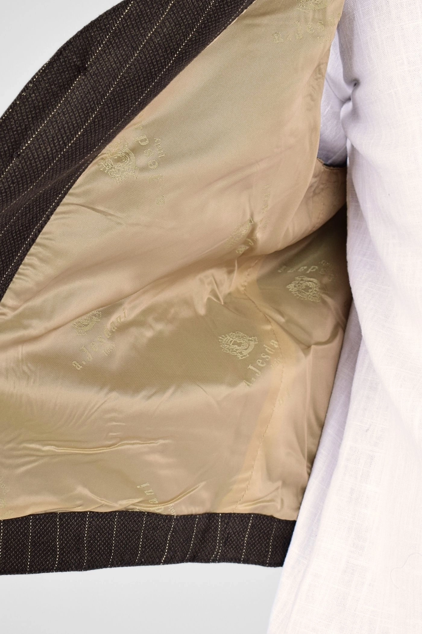 Detailaufnahme des Viskose Innenfutters von Weste "Stefano"