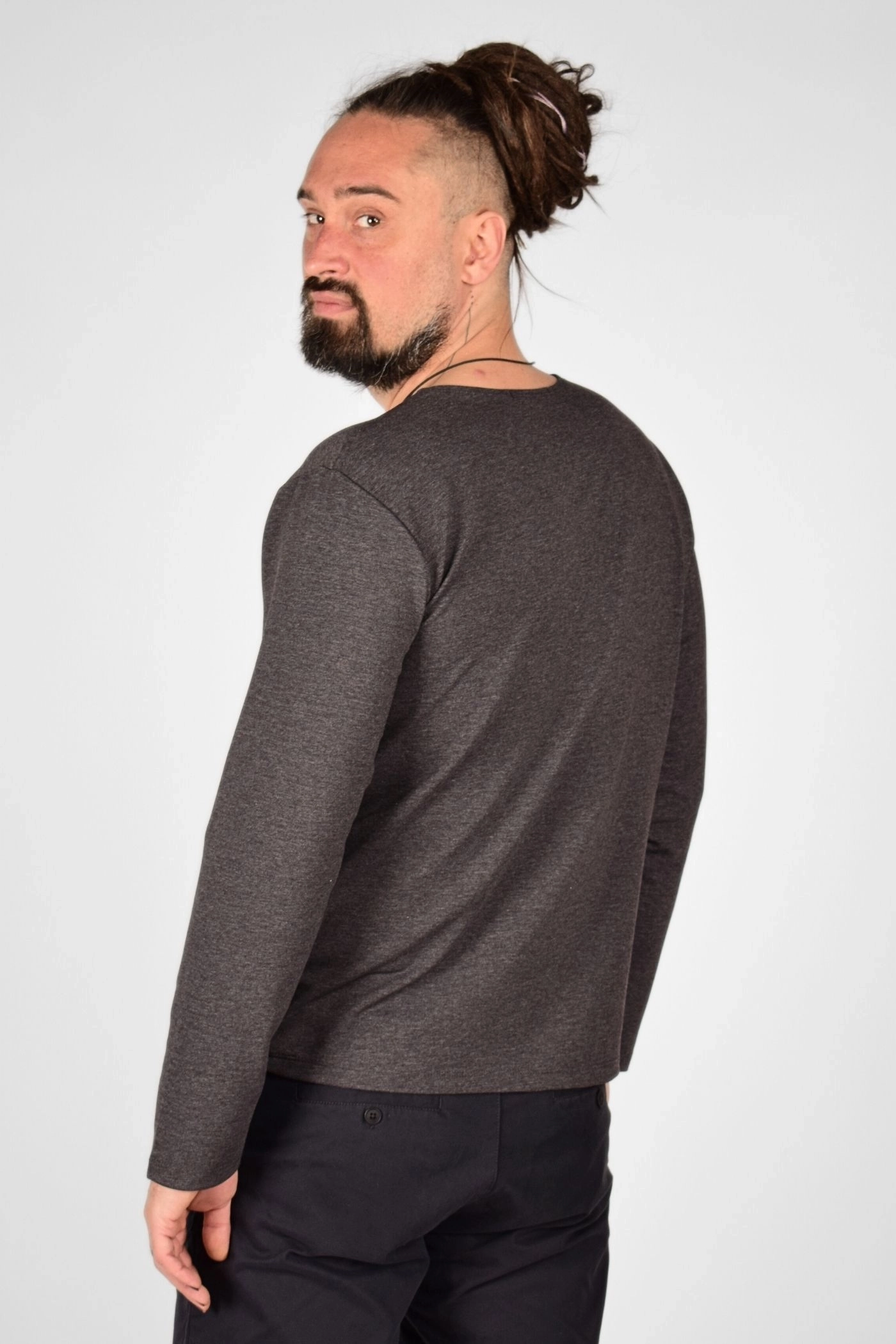Dunkelgrau meliertes Langarmshirt "Sean" von hinten
