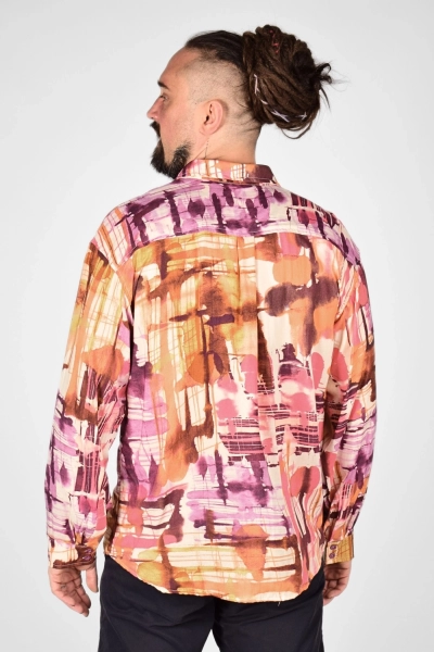 Frontansicht auf Hemd "Vincent" in Orange Rosa Aquarell Muster mit Knopfleiste