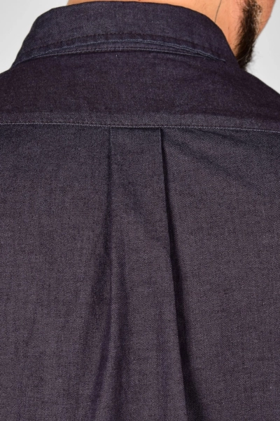 Detail der Kellerfalte auf dem Rücken von Hemd "Karsten" aus Baumwolle