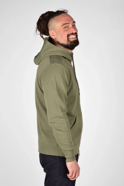 rechte Seitenansicht auf Kapuzenjacke "Matthew" in grün von Mrs.Hippie