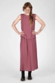 Model von vorn mit Rock "Aureli" aus Viskose in mauve