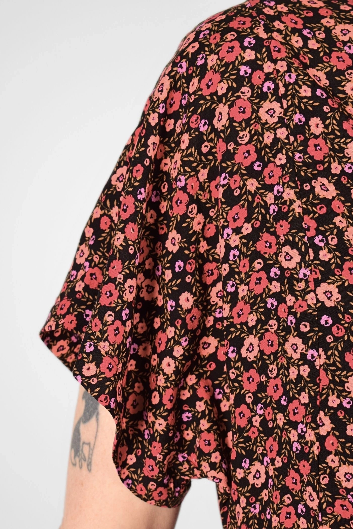 Streublümchenmuster von Kleid "Fleur" als Detailaufnahme
