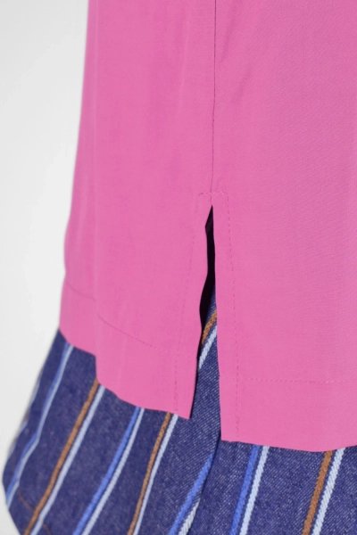 Detail von Seitenschlitz von Bluse "Djamila" aus Rayon mit halben Arm in Pink