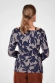 Rückansicht von Langarmshirt "Lena" aus Viskose in dunkelblau gemustert