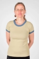 Frontansicht von T-Shirt "Polina" aus Baumwolle in beige mit blauen Bündchen