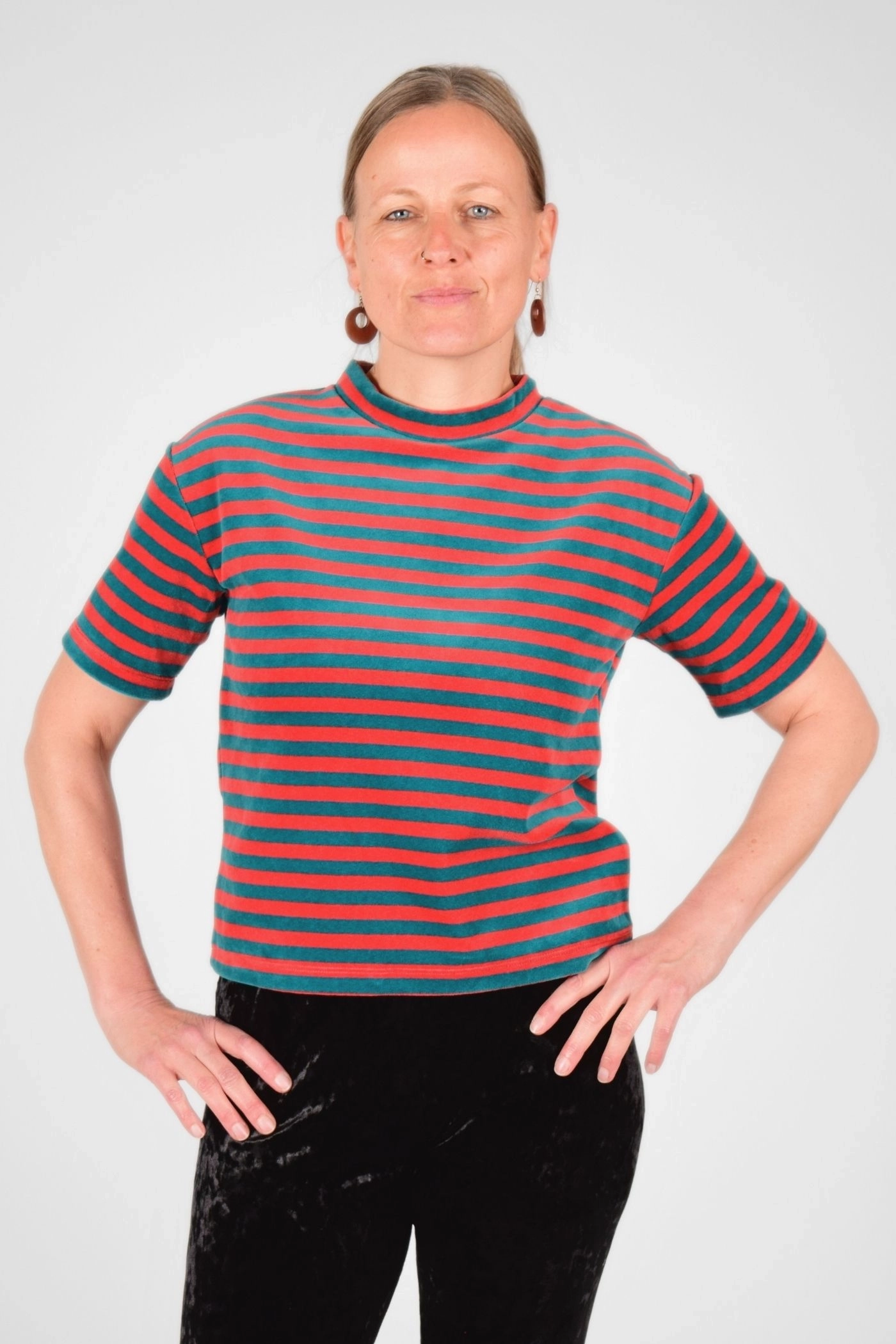 Samt T-Shirt "Katja" Nicki in petrol rot gestreift von vorn
