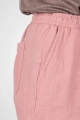 Detailansicht von der vorderen Tasche von Joggpants "Candys" aus Leinen in altrosa