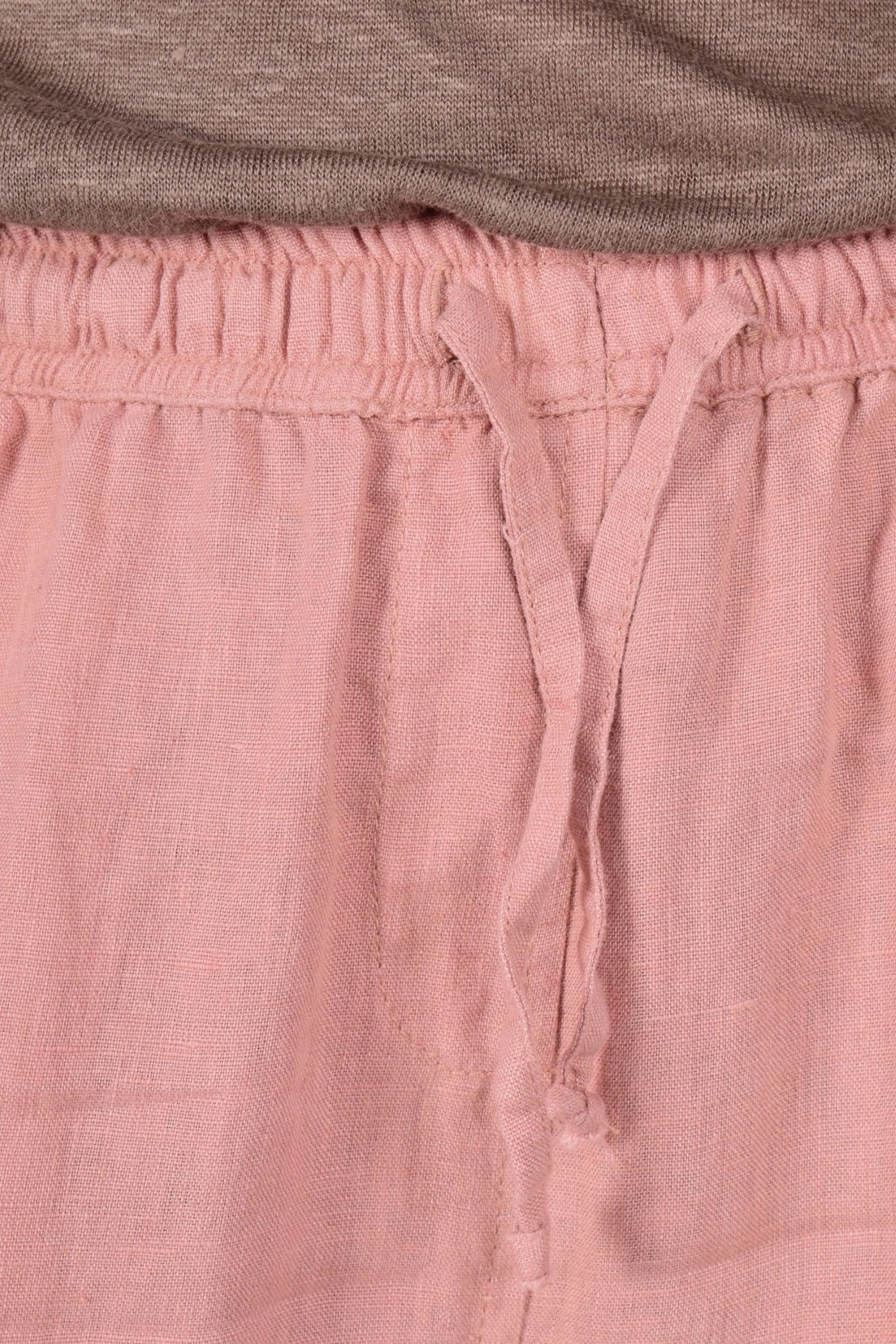 Detailansicht der vorderen Kordeln von Joggpants "Candys" aus Leinen in altrosa